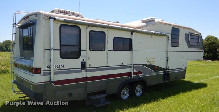 image for item FT9608 1993 Fleetwood Avion 345G camper