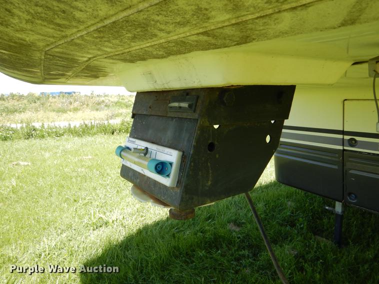 image for item FT9608 1993 Fleetwood Avion 345G camper