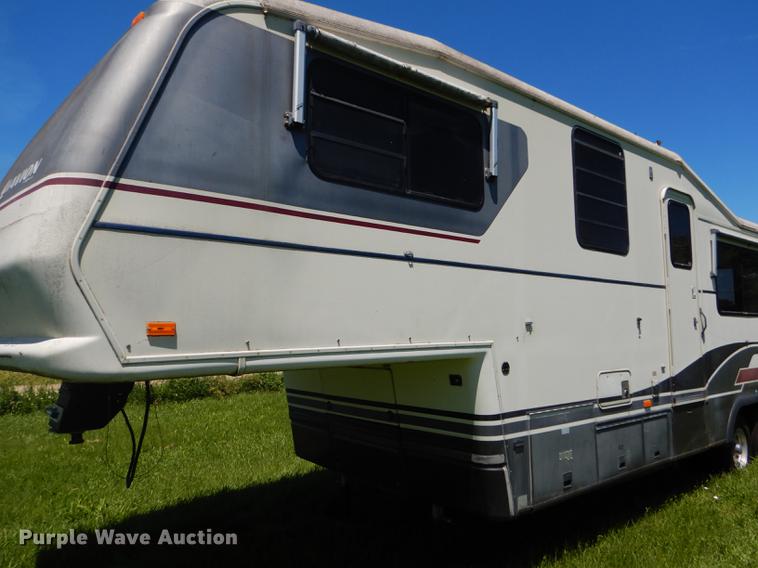 image for item FT9608 1993 Fleetwood Avion 345G camper