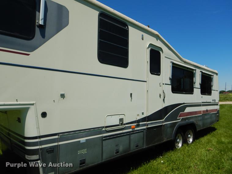 image for item FT9608 1993 Fleetwood Avion 345G camper