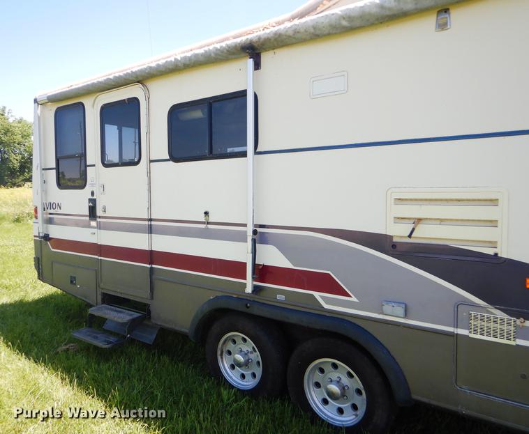 image for item FT9608 1993 Fleetwood Avion 345G camper
