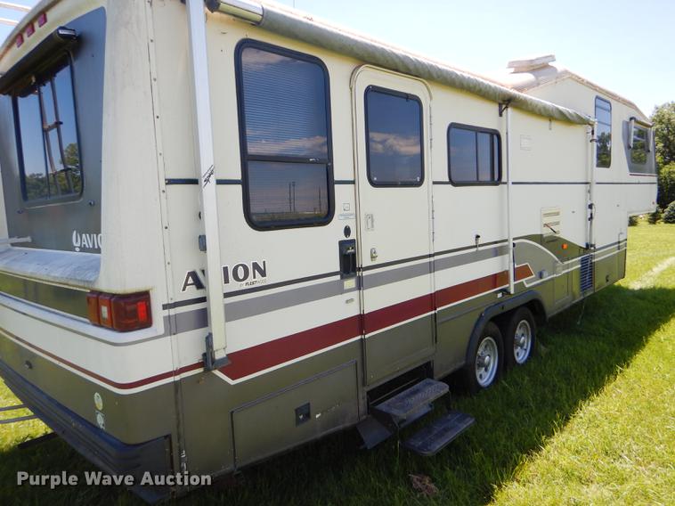 image for item FT9608 1993 Fleetwood Avion 345G camper