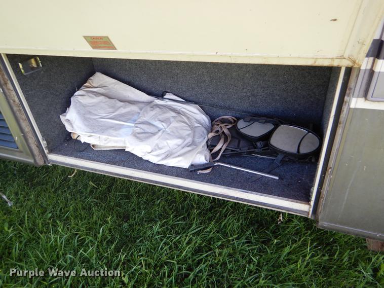 image for item FT9608 1993 Fleetwood Avion 345G camper