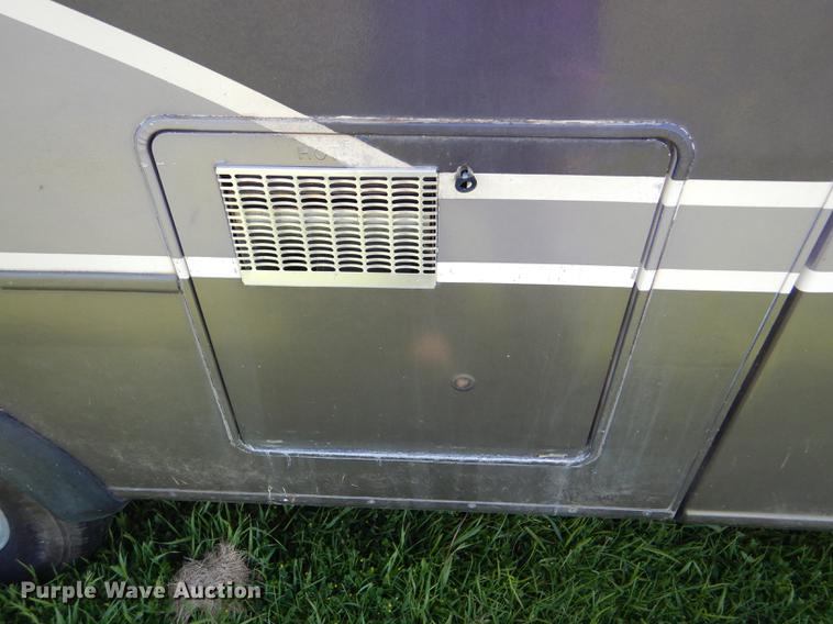 image for item FT9608 1993 Fleetwood Avion 345G camper