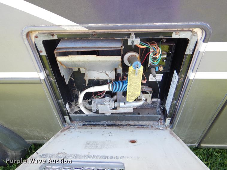 image for item FT9608 1993 Fleetwood Avion 345G camper