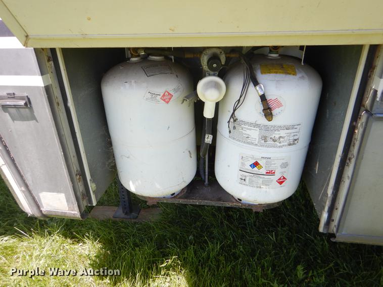 image for item FT9608 1993 Fleetwood Avion 345G camper