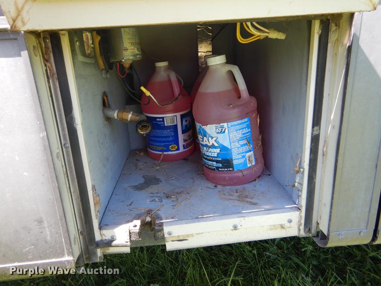 image for item FT9608 1993 Fleetwood Avion 345G camper