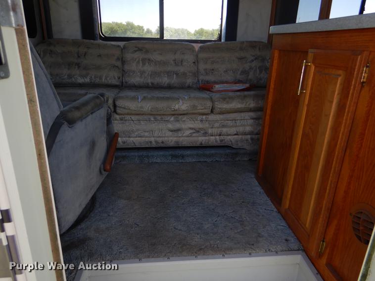 image for item FT9608 1993 Fleetwood Avion 345G camper