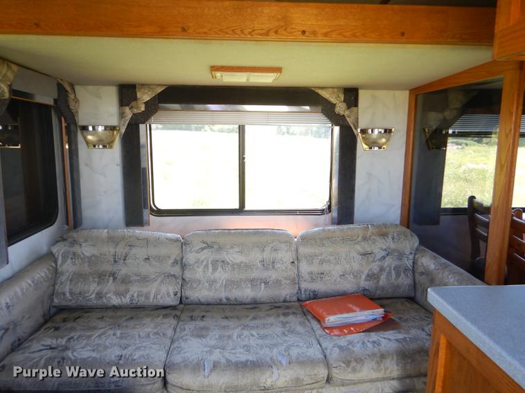 image for item FT9608 1993 Fleetwood Avion 345G camper