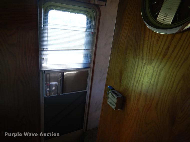 image for item FT9608 1993 Fleetwood Avion 345G camper