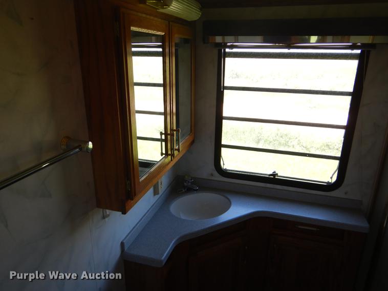 image for item FT9608 1993 Fleetwood Avion 345G camper