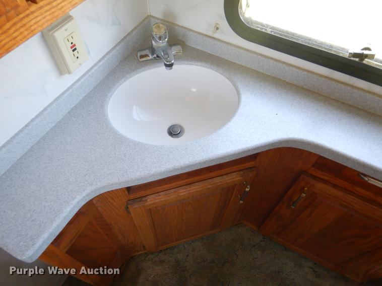 image for item FT9608 1993 Fleetwood Avion 345G camper