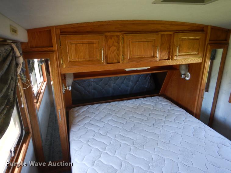 image for item FT9608 1993 Fleetwood Avion 345G camper