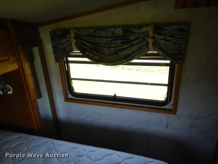 image for item FT9608 1993 Fleetwood Avion 345G camper