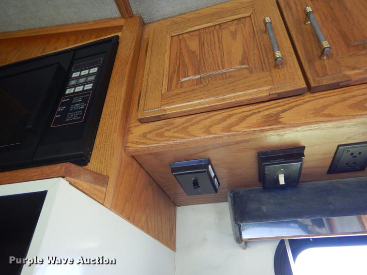image for item FT9608 1993 Fleetwood Avion 345G camper