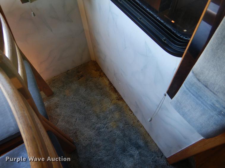 image for item FT9608 1993 Fleetwood Avion 345G camper