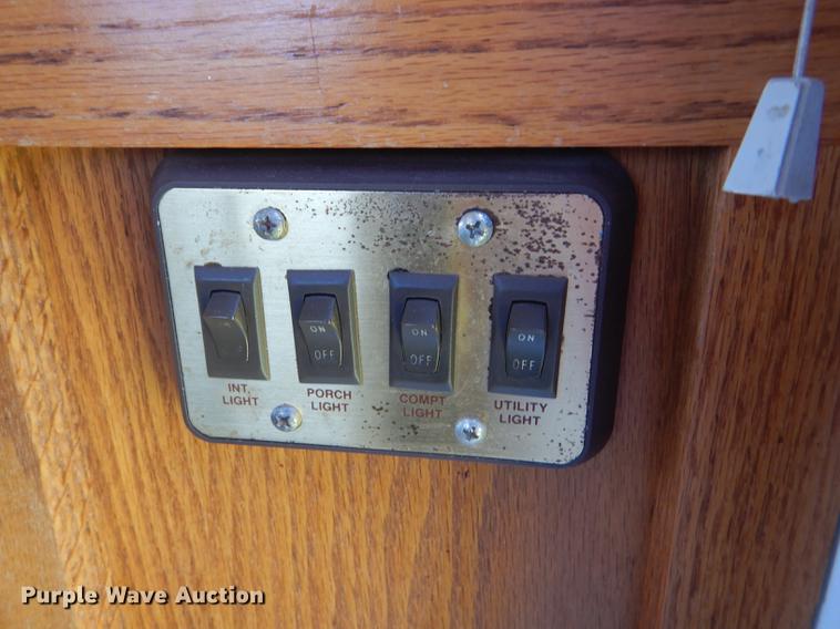 image for item FT9608 1993 Fleetwood Avion 345G camper