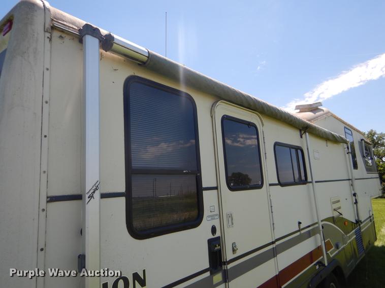image for item FT9608 1993 Fleetwood Avion 345G camper