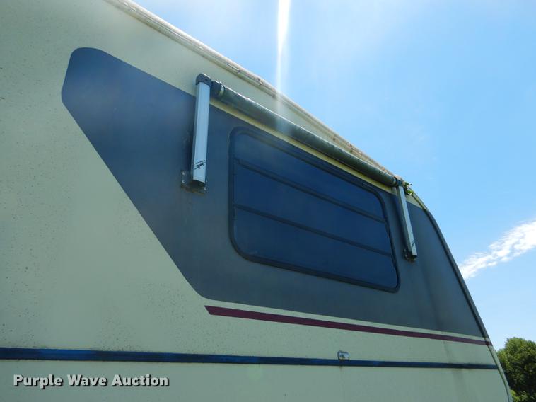 image for item FT9608 1993 Fleetwood Avion 345G camper