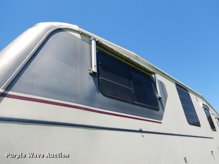 image for item FT9608 1993 Fleetwood Avion 345G camper