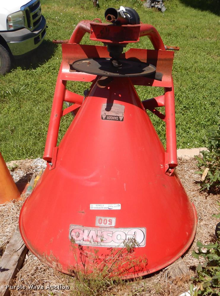 image for item FT9609 2010 Cosmo 500 fertilizer spreader