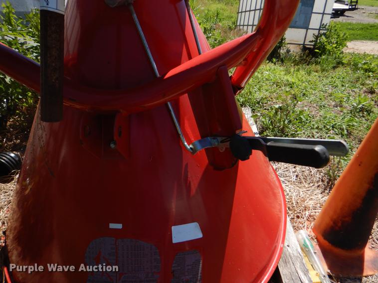 image for item FT9609 2010 Cosmo 500 fertilizer spreader