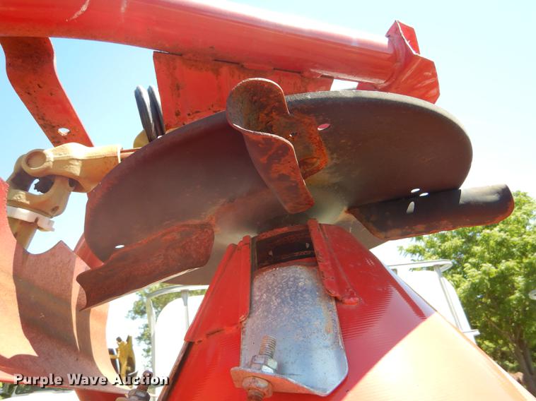 image for item FT9609 2010 Cosmo 500 fertilizer spreader