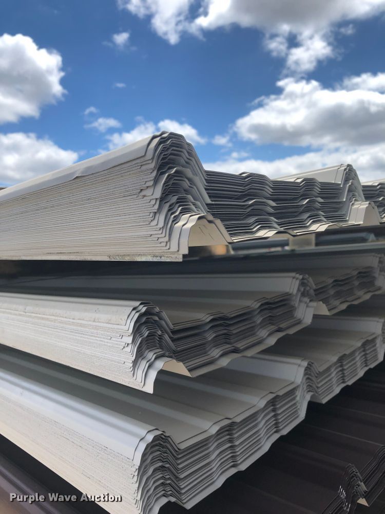 image for item G1830 (73) sheets of metal siding/roofing