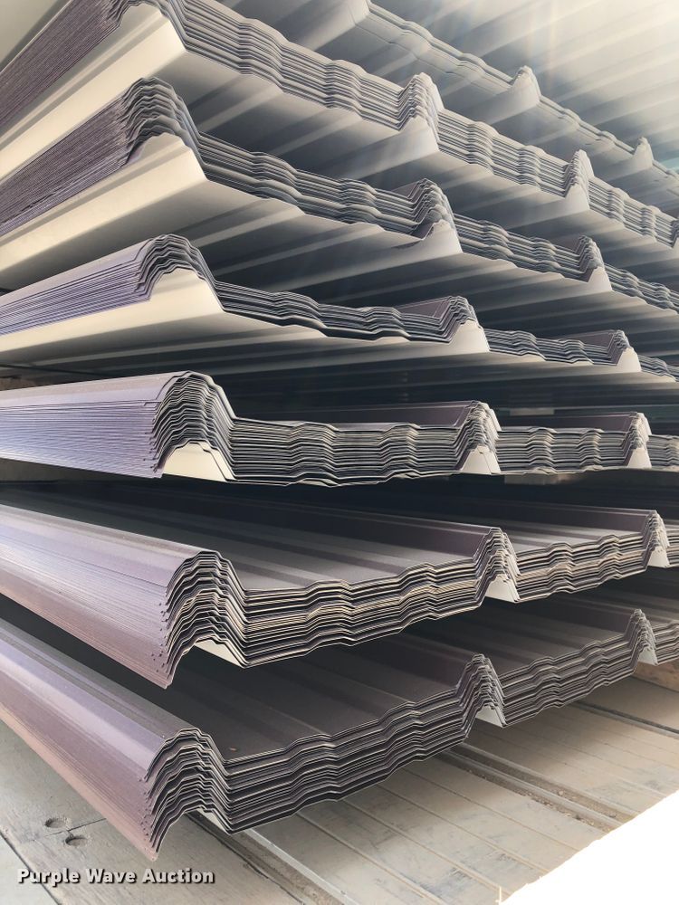 image for item G1831 (260) sheets of metal siding/roofing