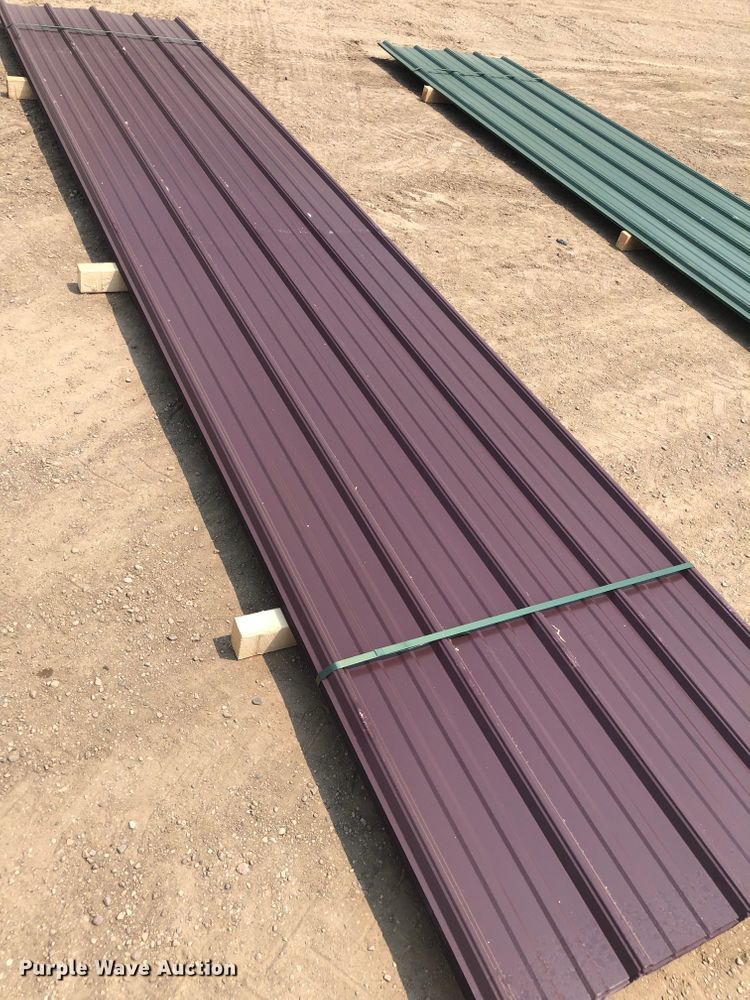 image for item G1831 (260) sheets of metal siding/roofing