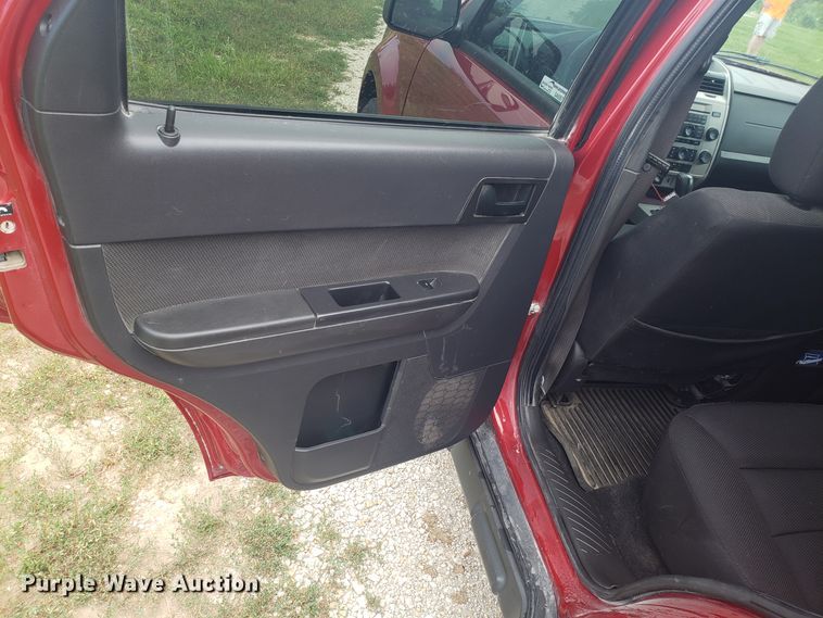 image for item GA9267 2010 Ford Escape SUV