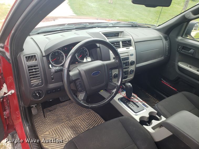 image for item GA9267 2010 Ford Escape SUV