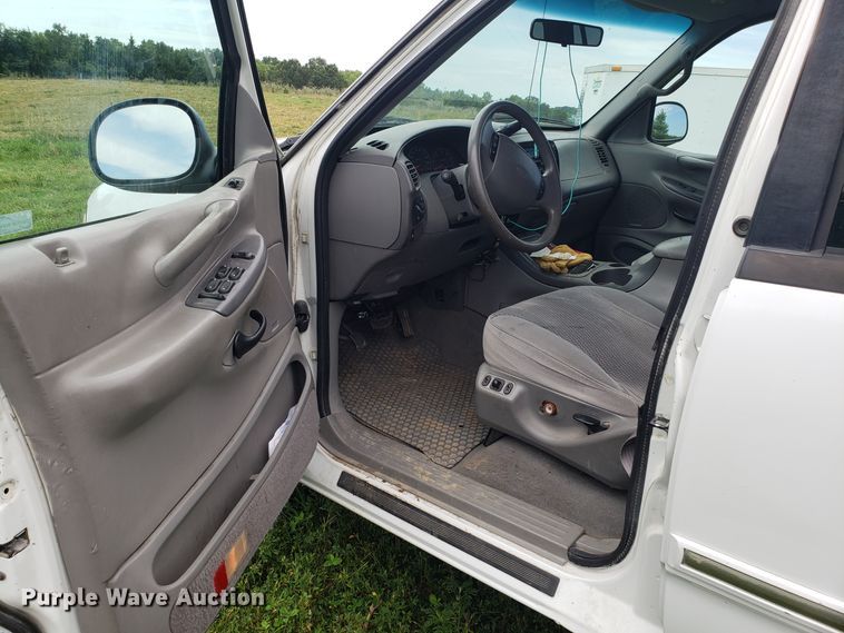 image for item GA9270 1997 Ford Expedition SUV