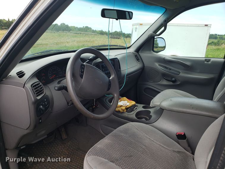 image for item GA9270 1997 Ford Expedition SUV