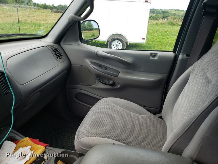 image for item GA9270 1997 Ford Expedition SUV