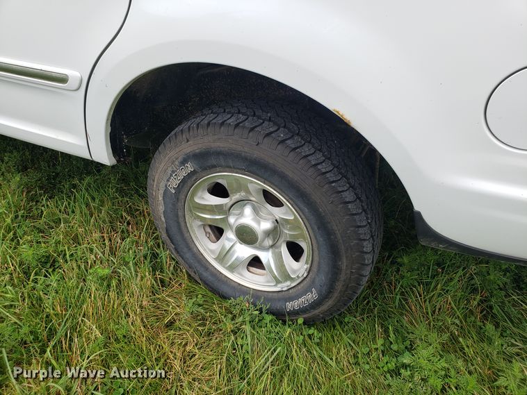 image for item GA9270 1997 Ford Expedition SUV