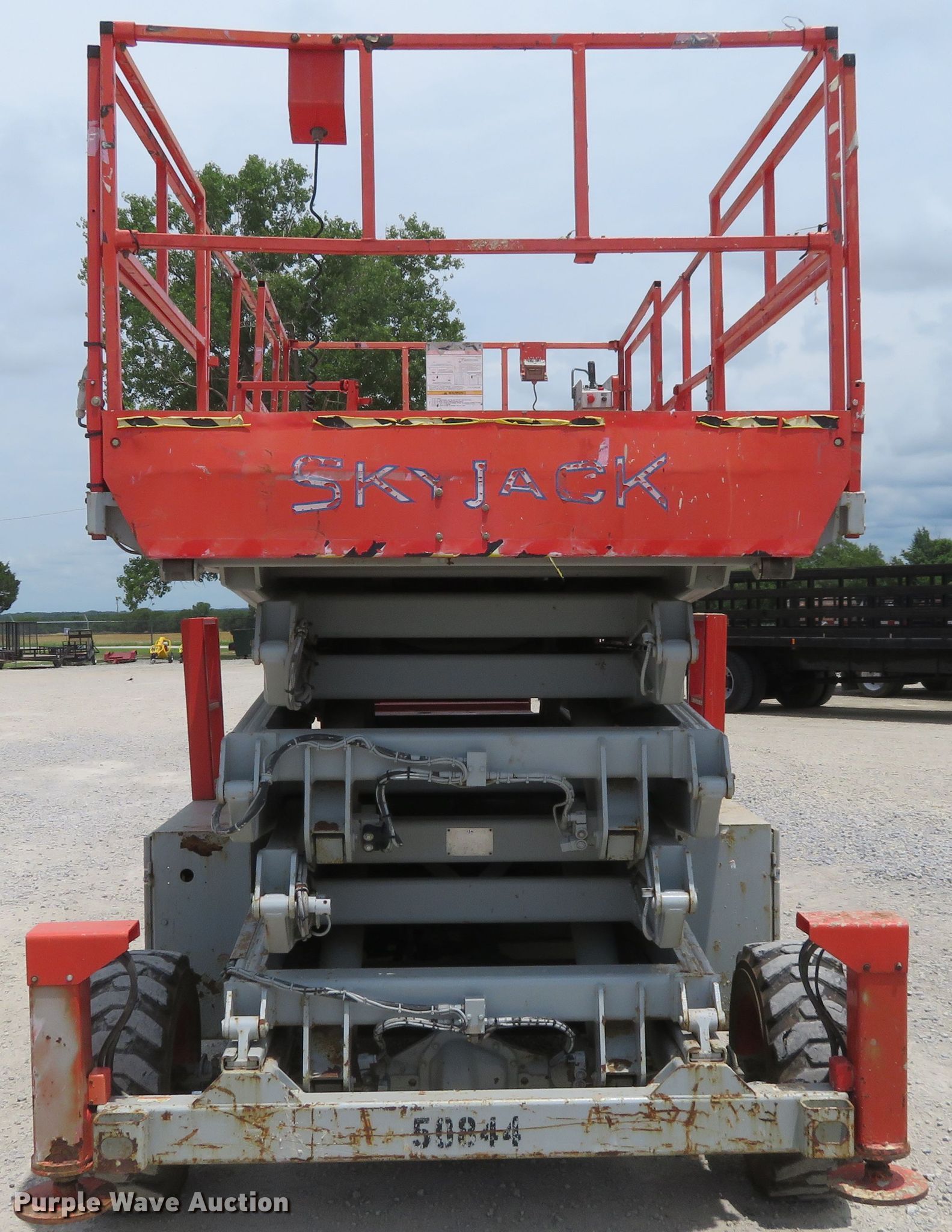 2000 Skyjack 9250 scissor lift in Augusta, KS Item DD7080 sold
