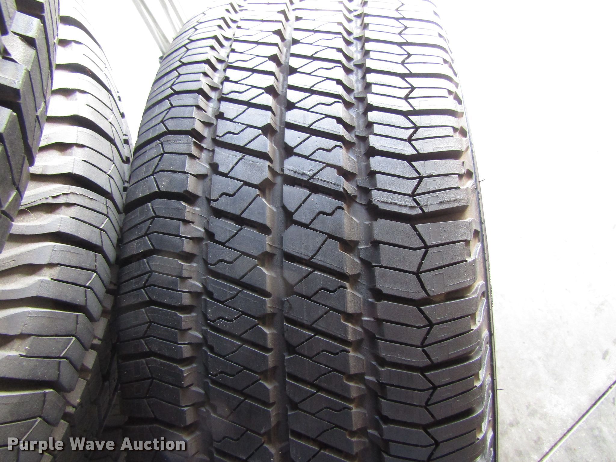 (5) Goodyear Wrangler 255/75R17 tires in Cedar Rapids, IA Item EU9706