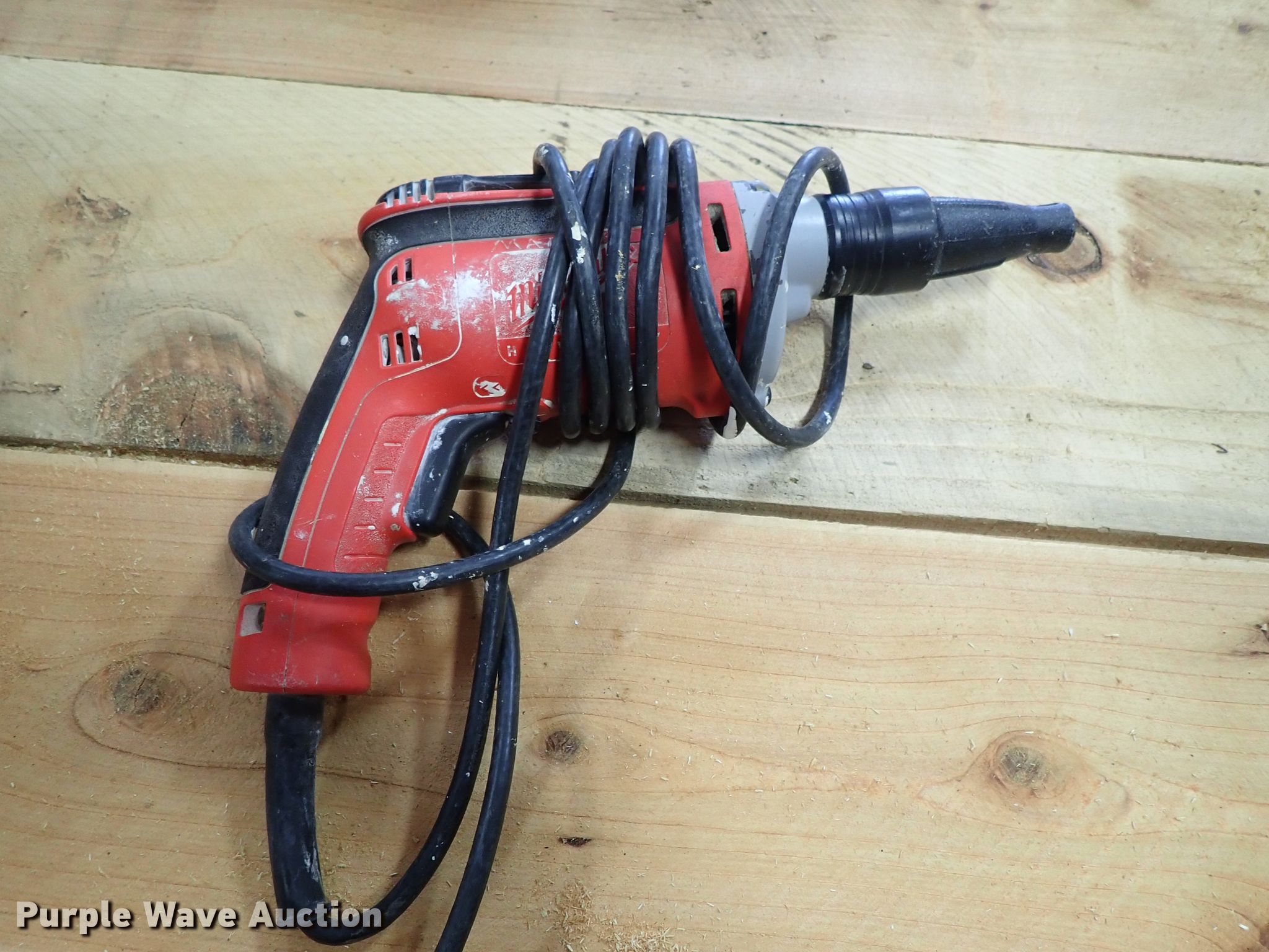 (12) Milwaukee screw guns in Benton, KS Item FB9223 sold Purple Wave