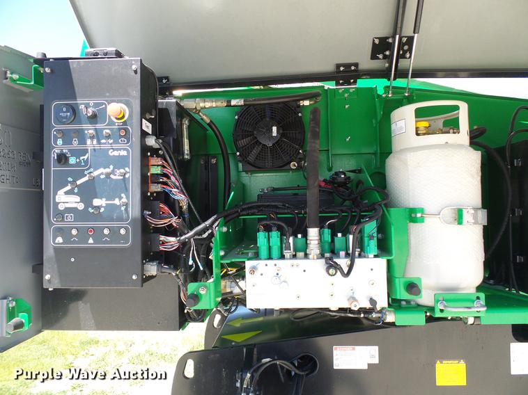 image for item DB2200 2018 Genie S-60X boom lift