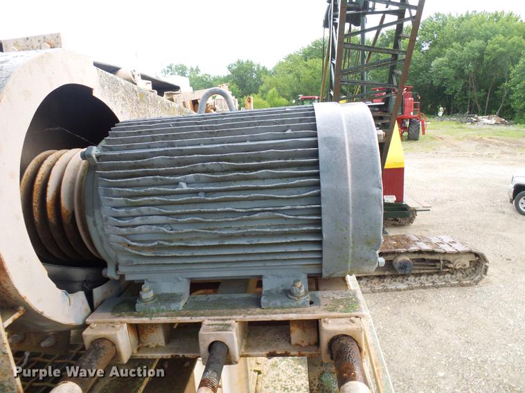 image for item DB2202 Universal 130-150 closed circuit secondary impact crusher