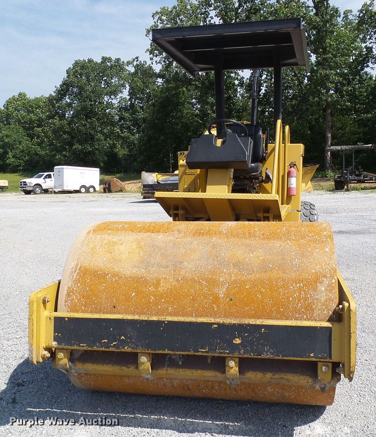image for item DB2216 2001 Caterpillar CS-433C single drum vibratory roller