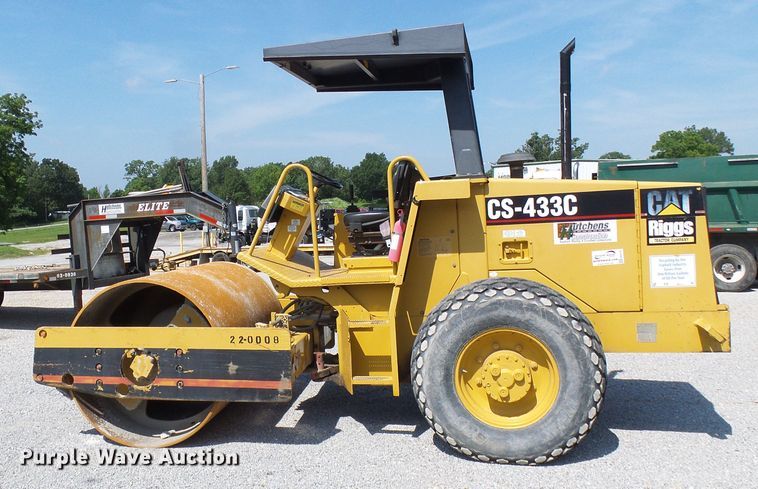 image for item DB2216 2001 Caterpillar CS-433C single drum vibratory roller