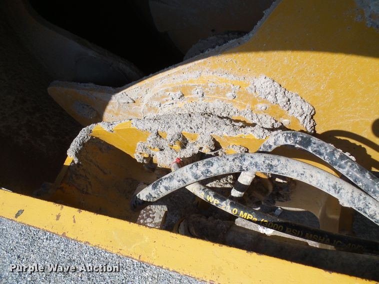 image for item DB2216 2001 Caterpillar CS-433C single drum vibratory roller