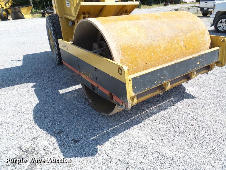 image for item DB2216 2001 Caterpillar CS-433C single drum vibratory roller