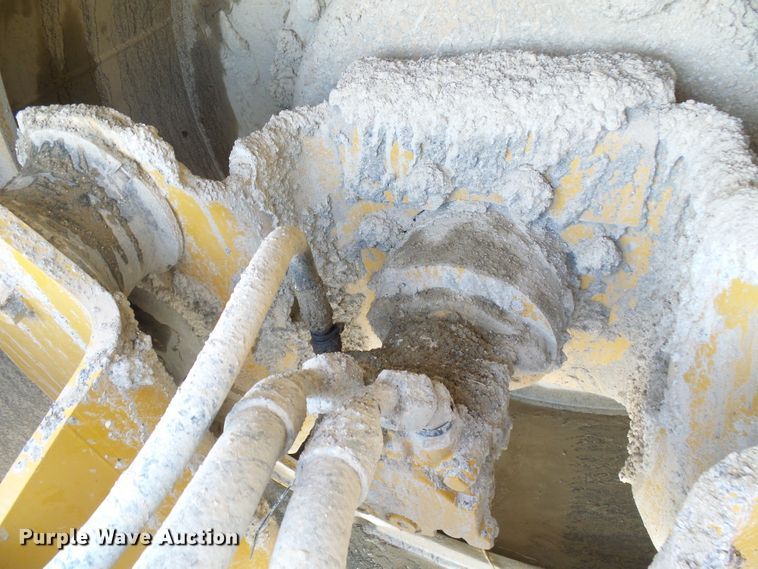 image for item DB2216 2001 Caterpillar CS-433C single drum vibratory roller