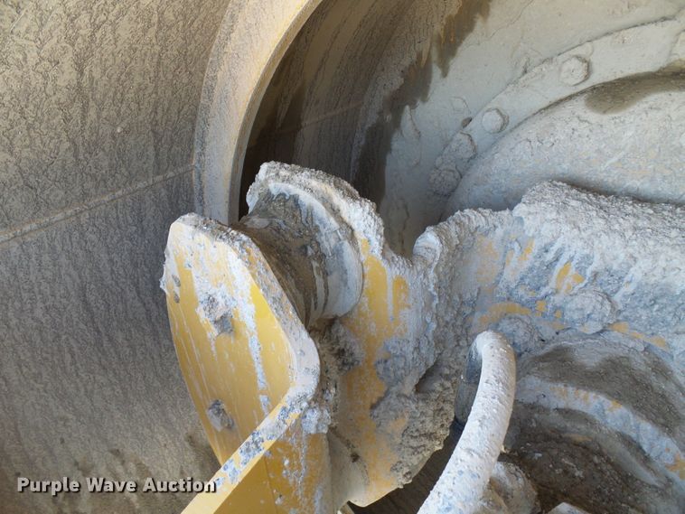 image for item DB2216 2001 Caterpillar CS-433C single drum vibratory roller