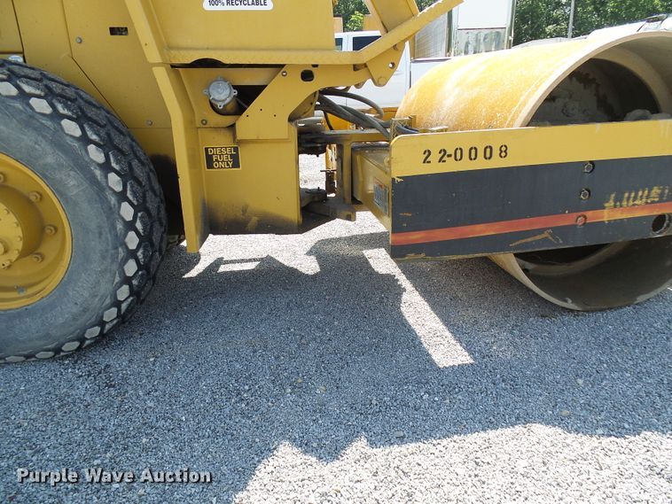 image for item DB2216 2001 Caterpillar CS-433C single drum vibratory roller