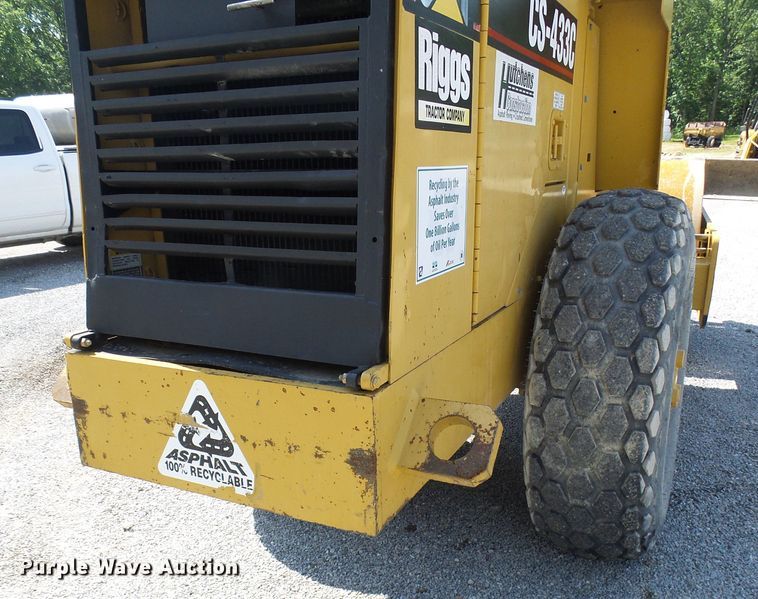 image for item DB2216 2001 Caterpillar CS-433C single drum vibratory roller