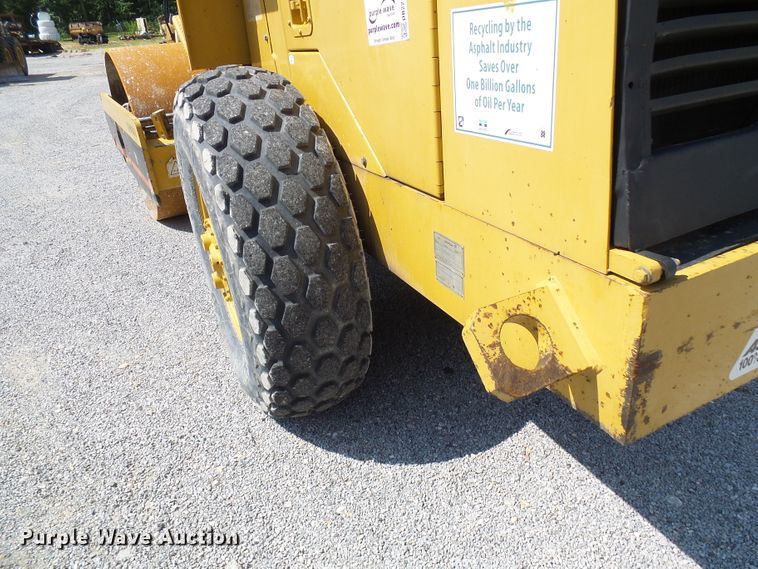 image for item DB2216 2001 Caterpillar CS-433C single drum vibratory roller